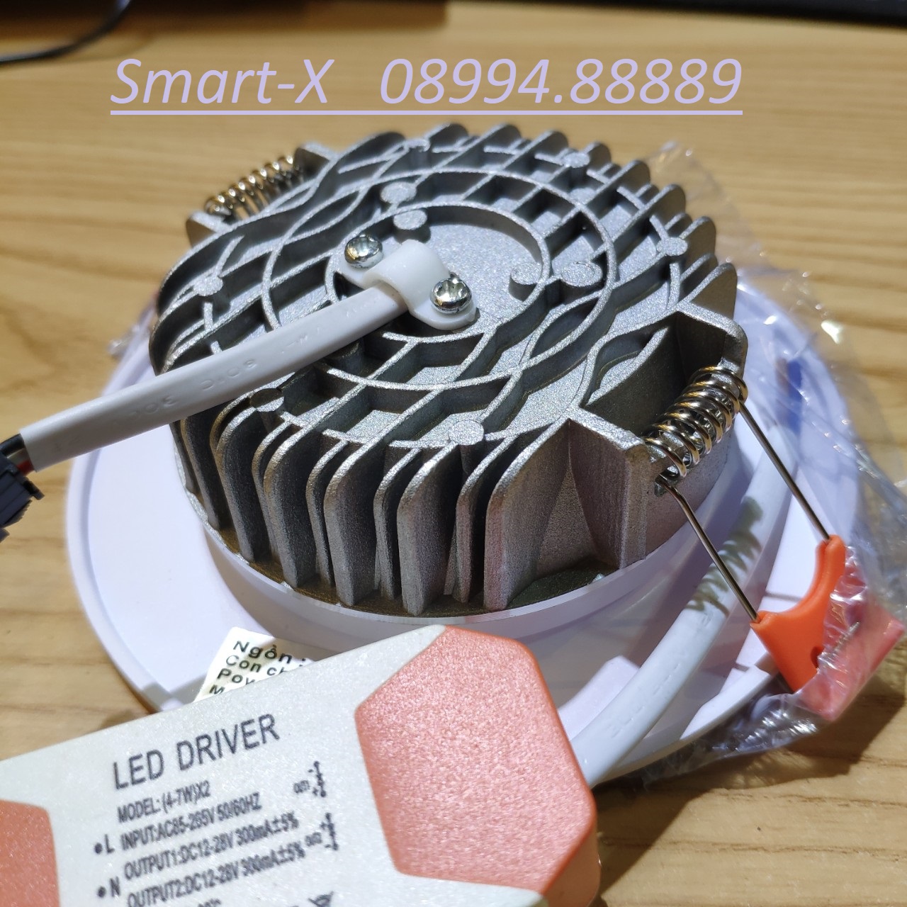 Đèn Led Âm Trần 7W Đế Đúc Liền Khối 3 chế độ màu , phi 90, bảo hành 1 năm