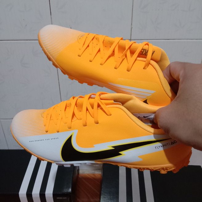 Giày đá bóng Mercurial vapor 13 tf vàng