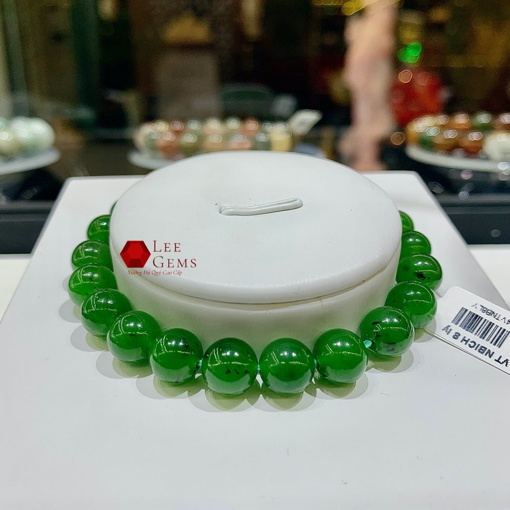 Vòng tay ngọc bích tự nhiên dành cho nữ mệnh thủy - mộc, size hạt 08li