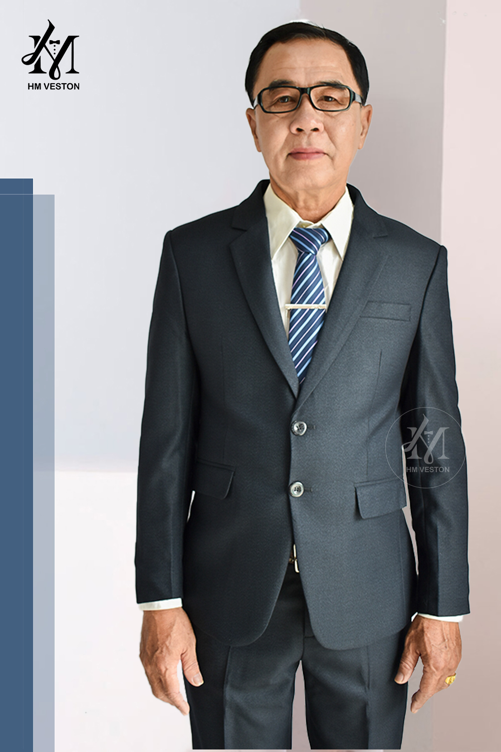 [HCM]Bộ vest nam 2 nút màu xám đậm chất liệu vải nhập cao cấp tặng kèm cà vạt kẹp