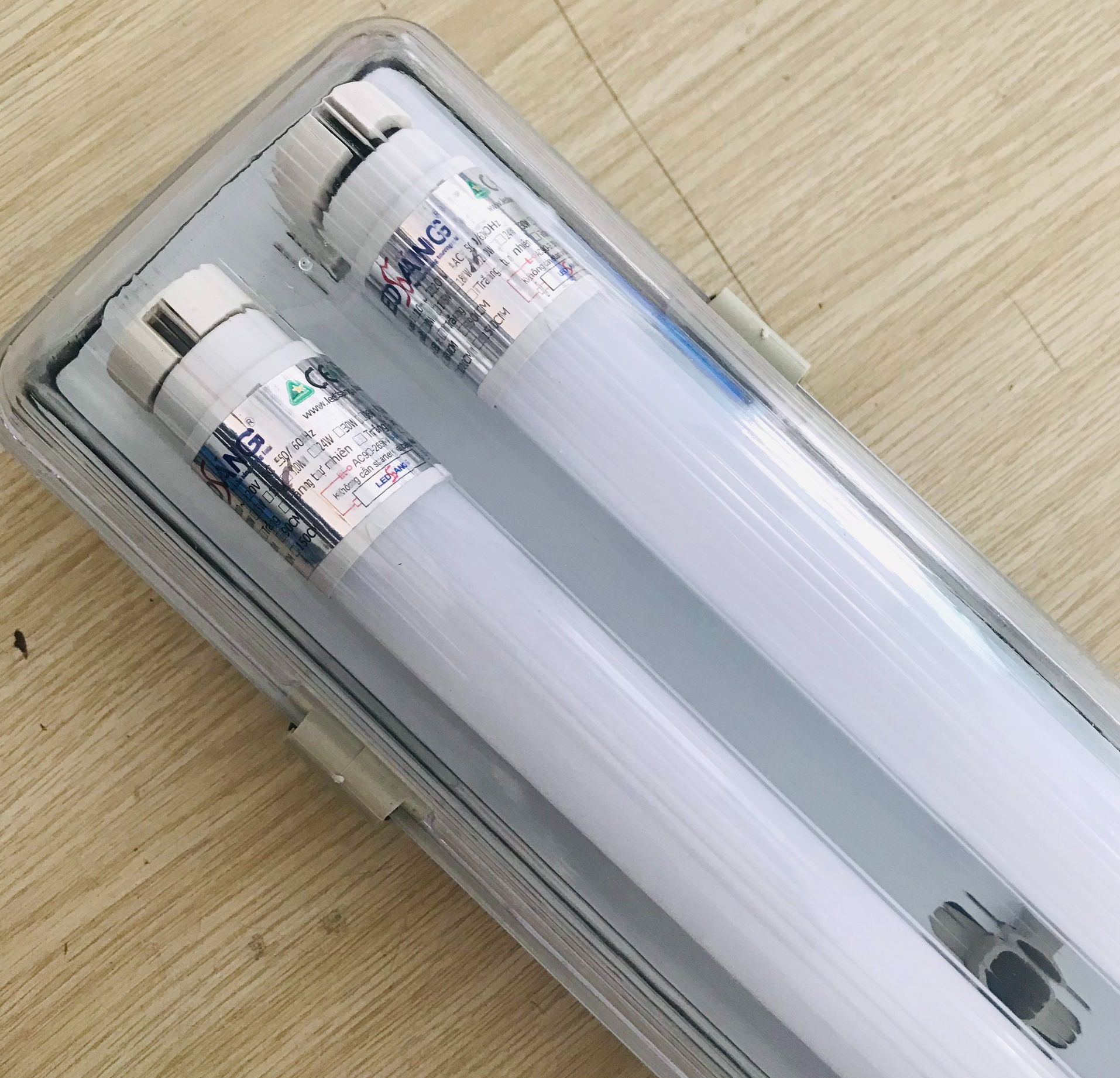 Máng đèn LED chống thấm 1m2, 0.6m - Máng đèn LED chống thấm đôi 0.6m, 1.2m  - Bóng đèn led 0.6m 1.2m