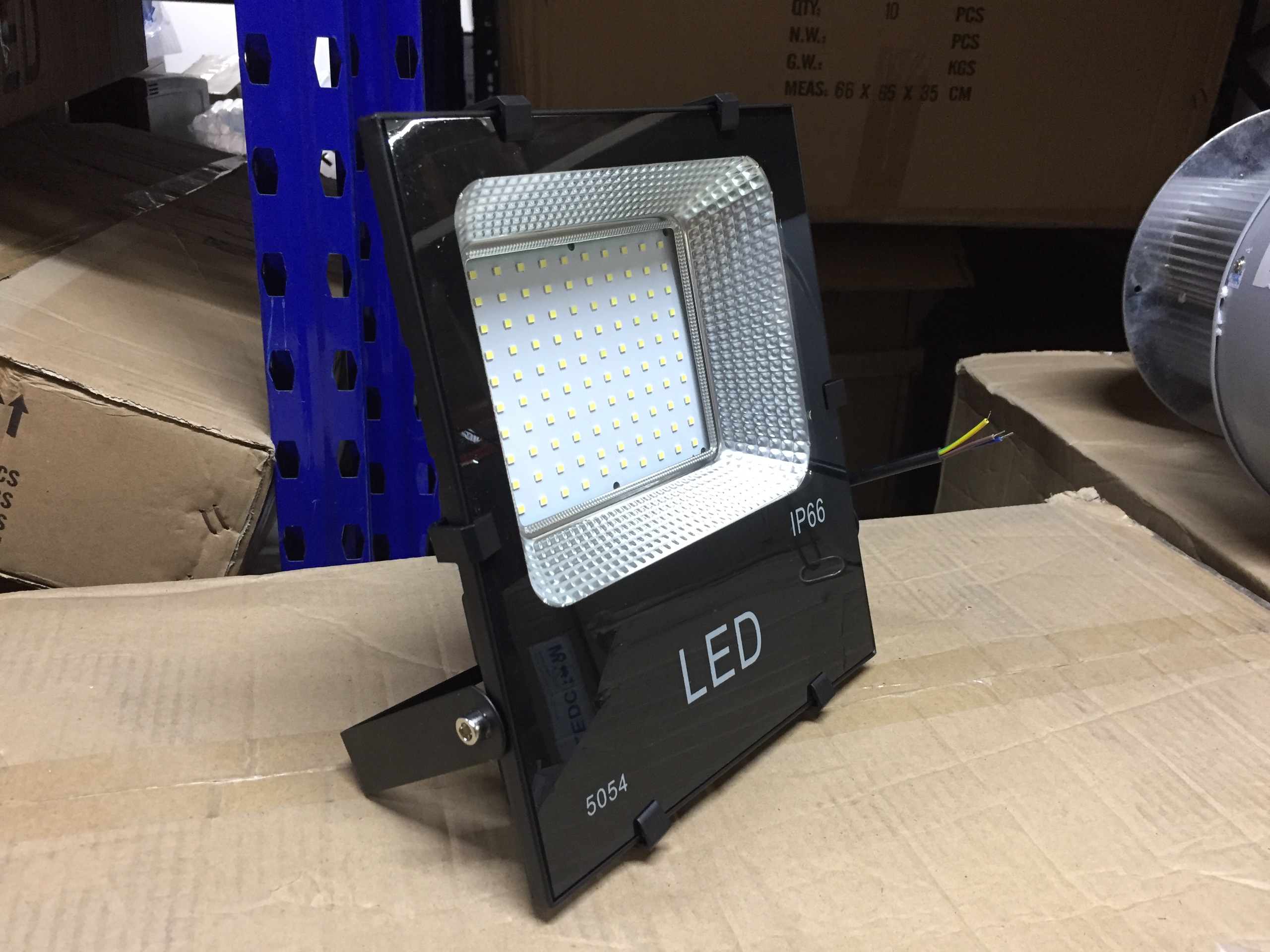 Đèn pha led chip smd chóa nhăn 50w 0.5 ánh sáng trắng