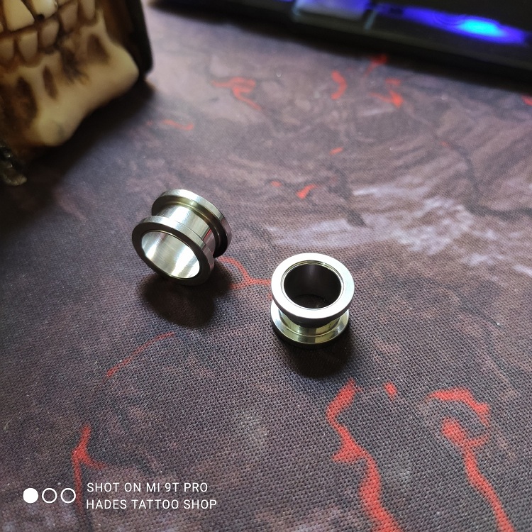 Cặp khuyên nong tai size 14mm màu Bạc