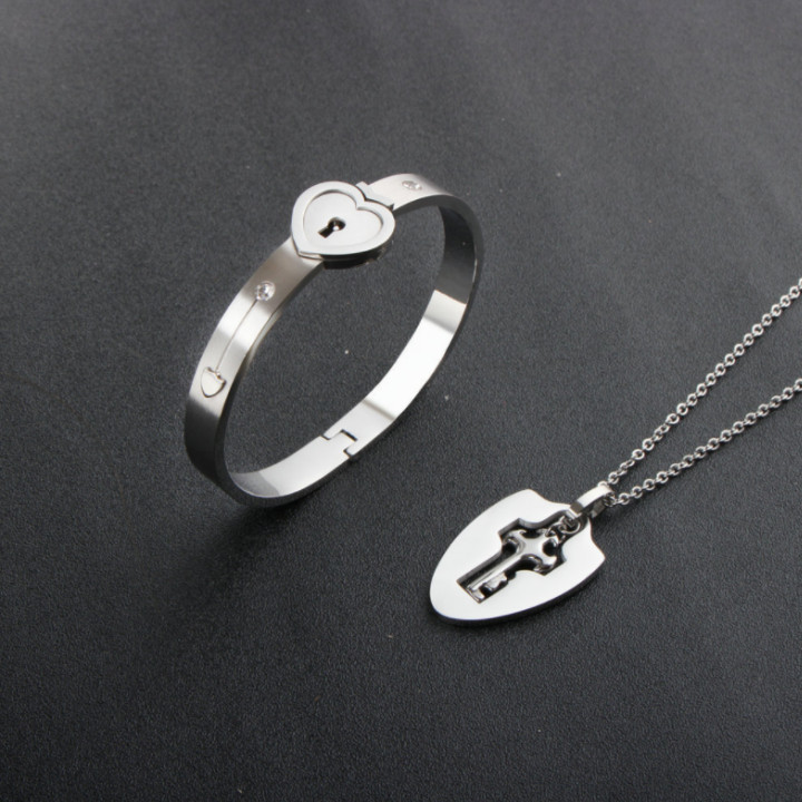 Vòng tay cặp đôi nam nữ cao cấp ổ khóa chìa khóa bằng titanium - vòng tay ổ khóa dây chuyền chìa khóa - đảm bảo không đen, không rỉ sét