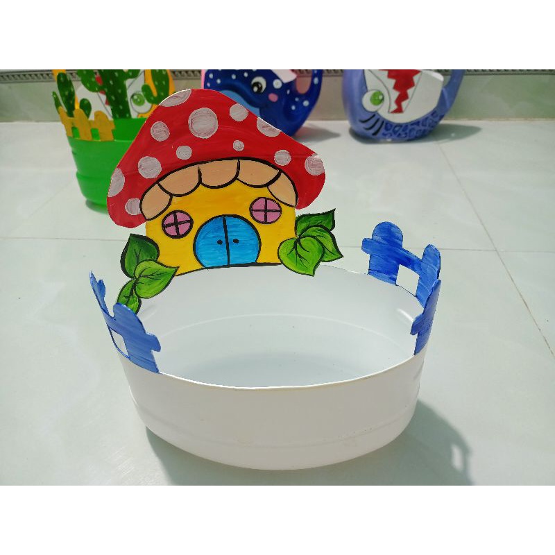 Đồ dùng tái chế từ can nhựa, chai nhựa
