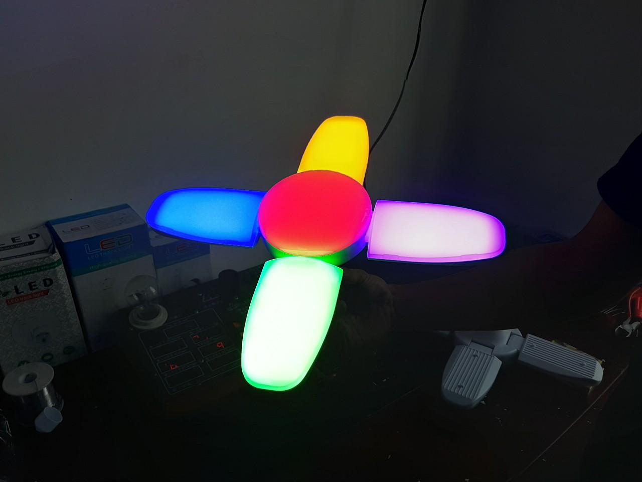 Bóng Đèn Led 4 Cánh Quạt 60W- Ánh Sáng 5 Màu, Siêu Tiết Kiệm Điện, Bảo Vệ Măt