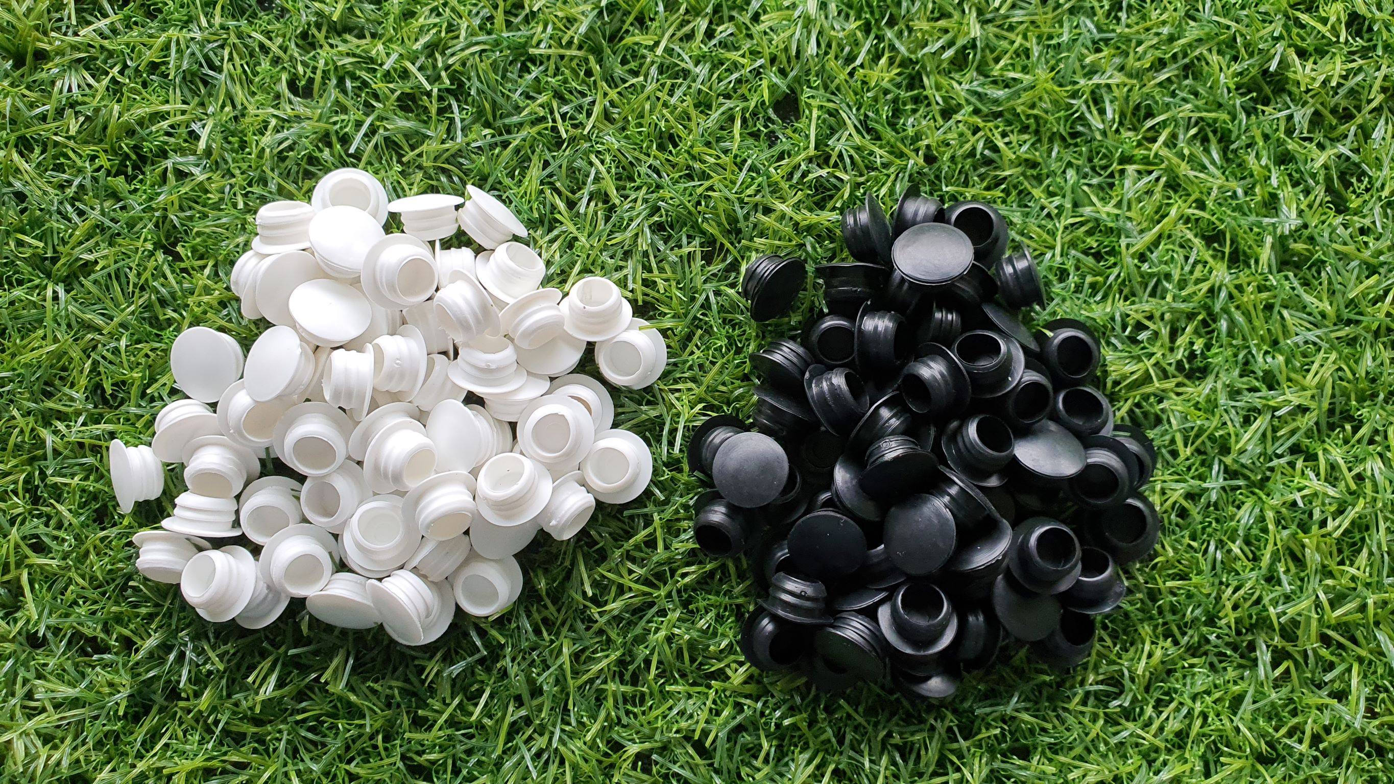 Nút bịt lỗ khoan 10mm, 2 màu trắng, đen dùng cho cửa nhôm, các bề mặt có lỗ khoan.