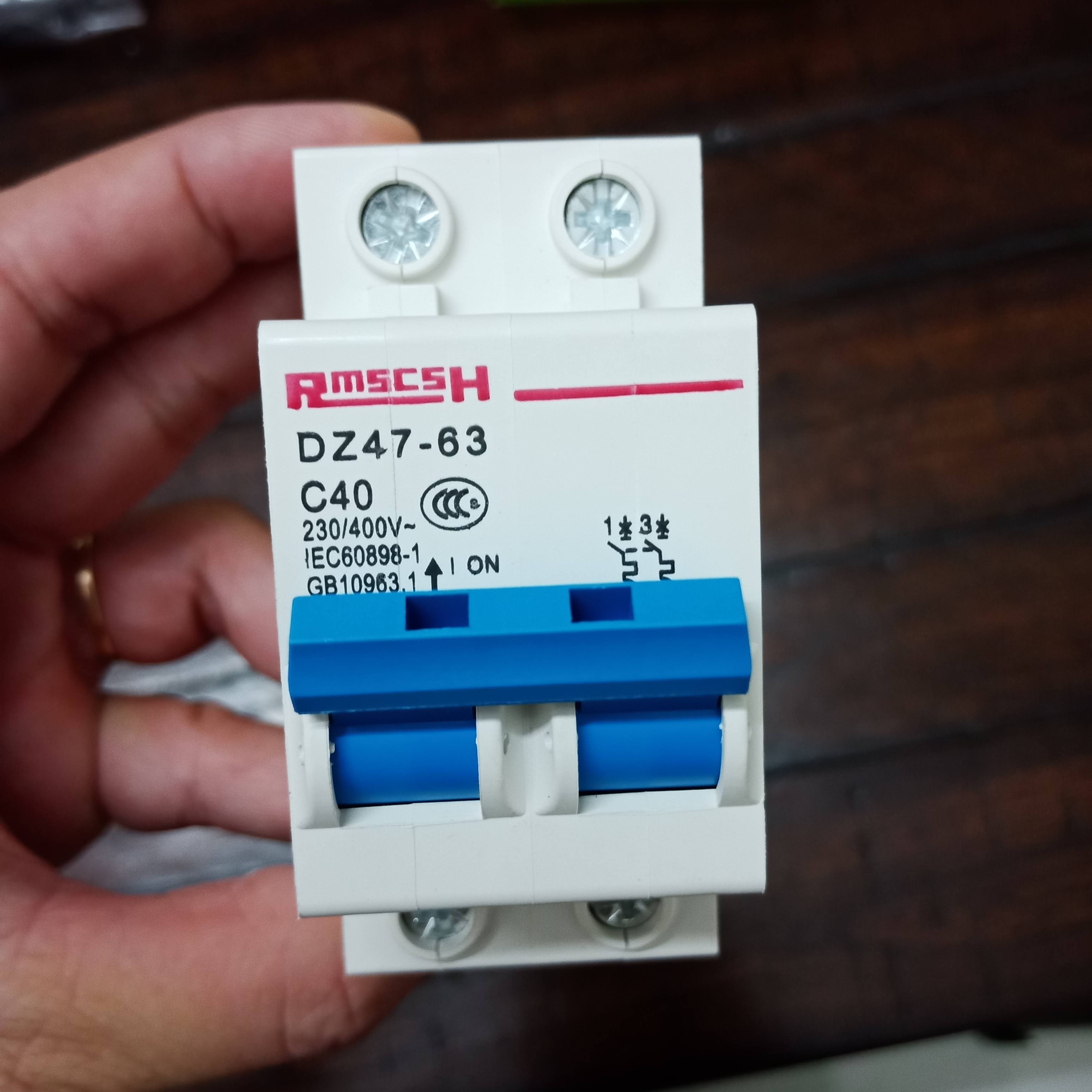 Cầu dao aptomat cb 2 cực 20a 40a 220vac rmscsh