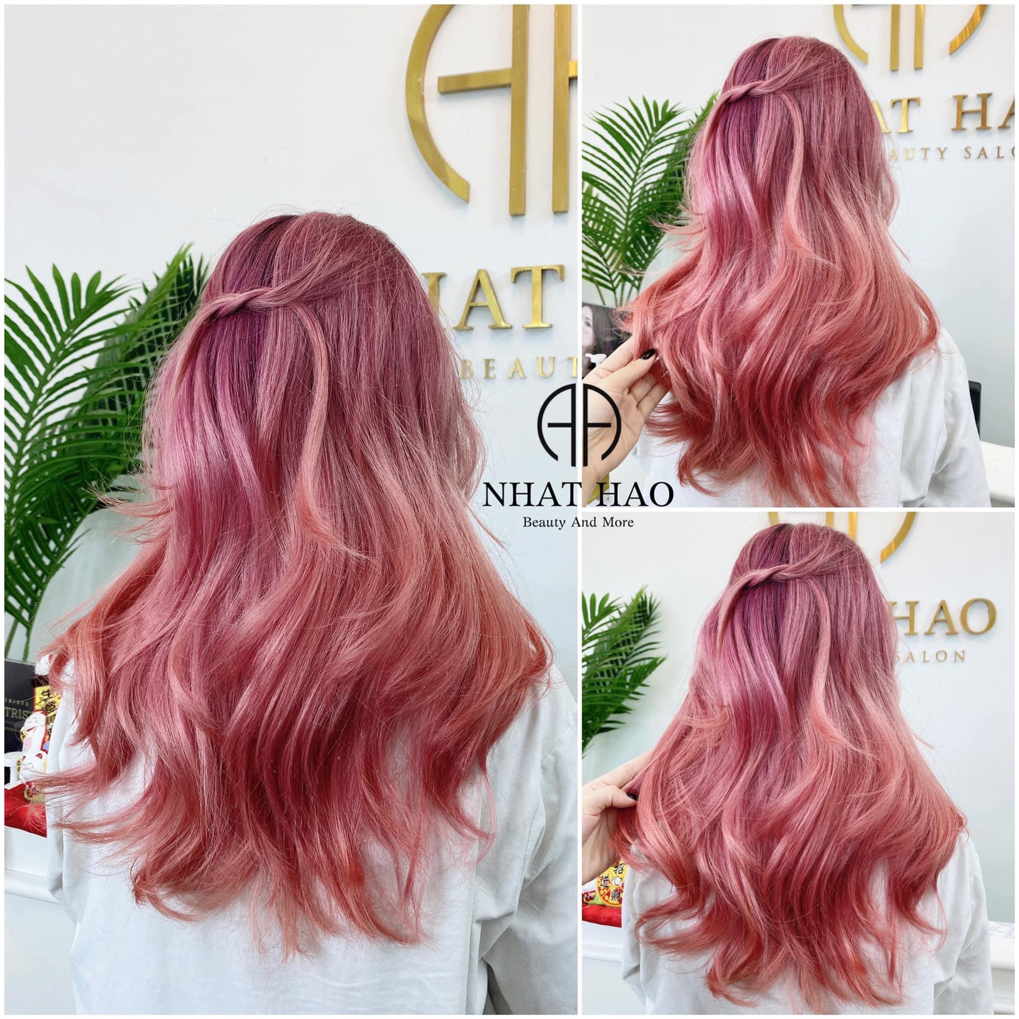 Nhuộm tóc màu tím hồng sẽ khiến bạn trông rực rỡ và đầy sức sống. Hãy xem hình ảnh này và chứng kiến sự kỳ diệu khi bạn tự nhuộm tóc màu tím hồng.
