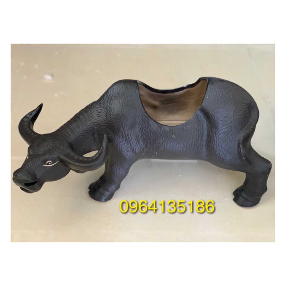 Tượng trâu trồng cây dài 32cm gốm sứ Bát Tràng