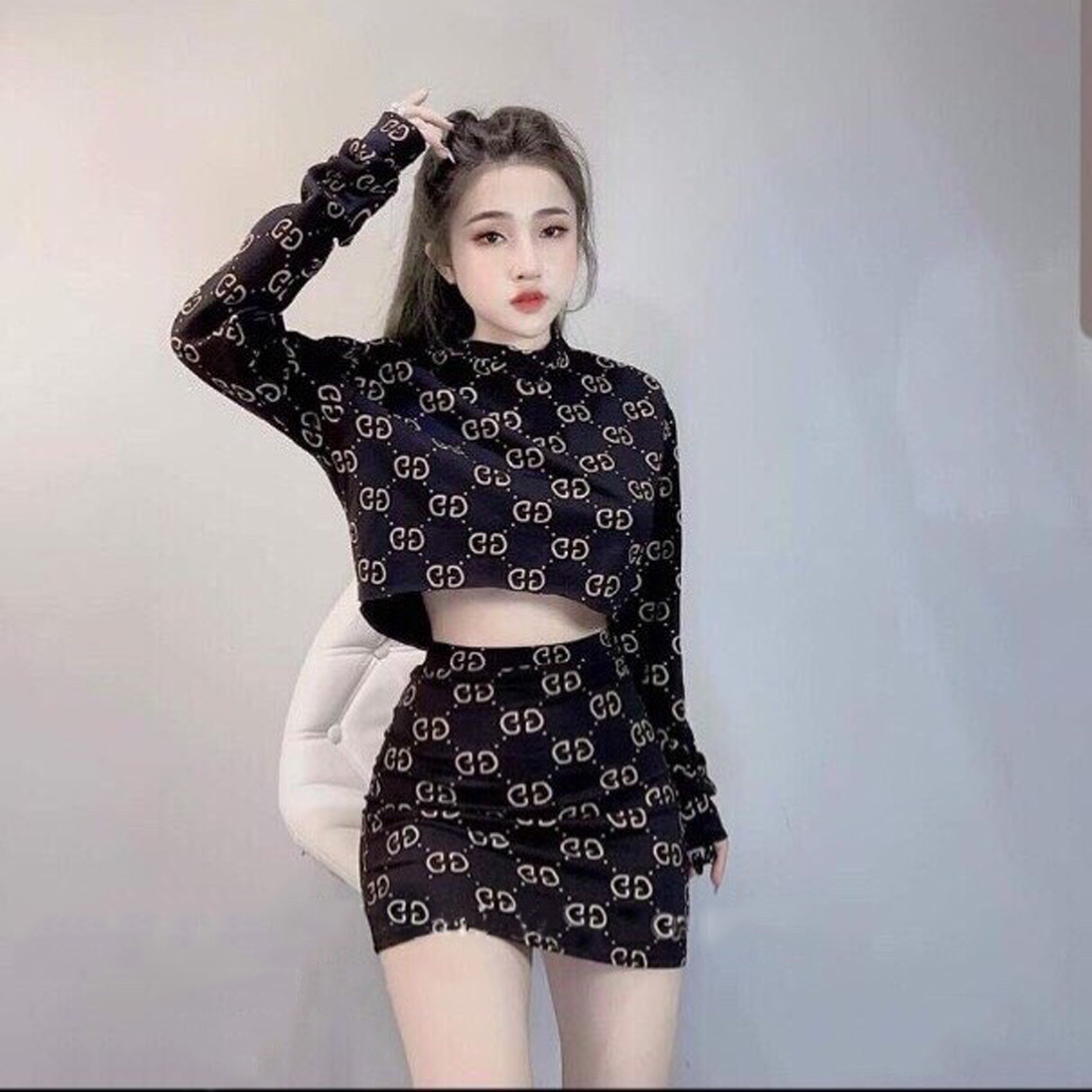 SET NỮ ÔM BODY HỌA TIẾT CHỮ DG KÈM CHÂN VÁY VẢI KATE THỜI TRANG H&D FASHION VNJ290