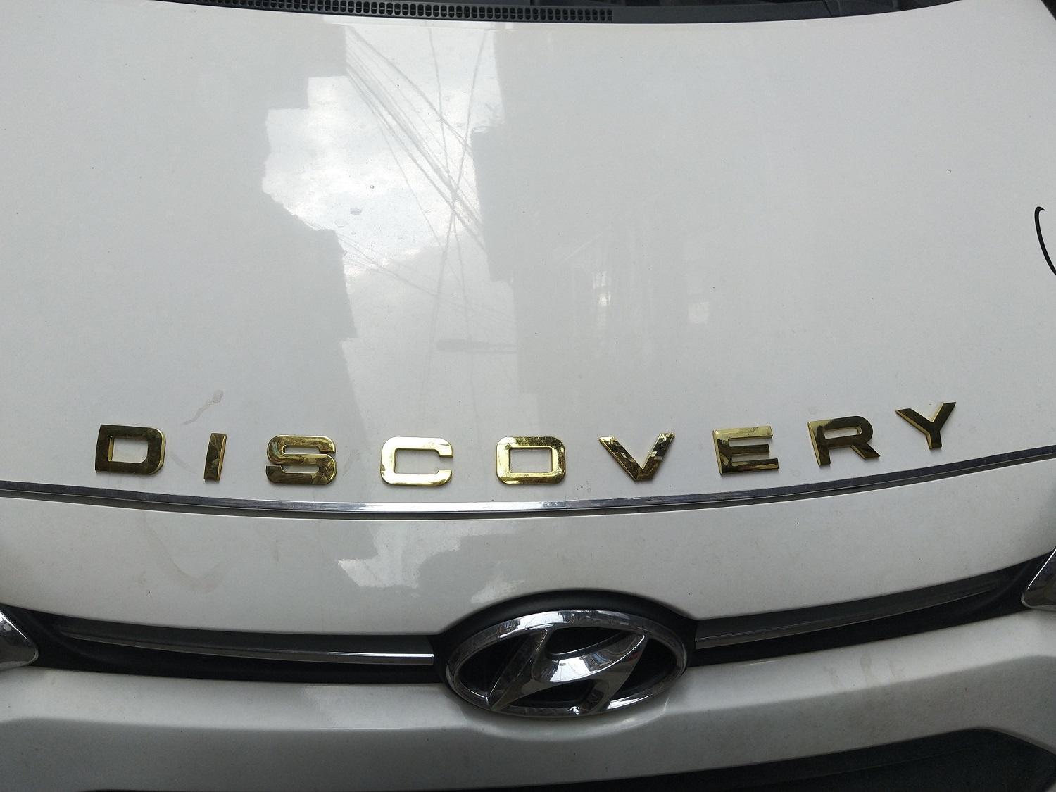 Tem dán oto chữ Discovery 3D nổi mạ vàng sang trọng