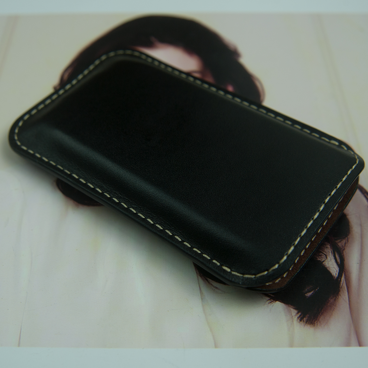 Bao da nokia e71 dây rút - màu đen - da thật nhập khẩu - handmade