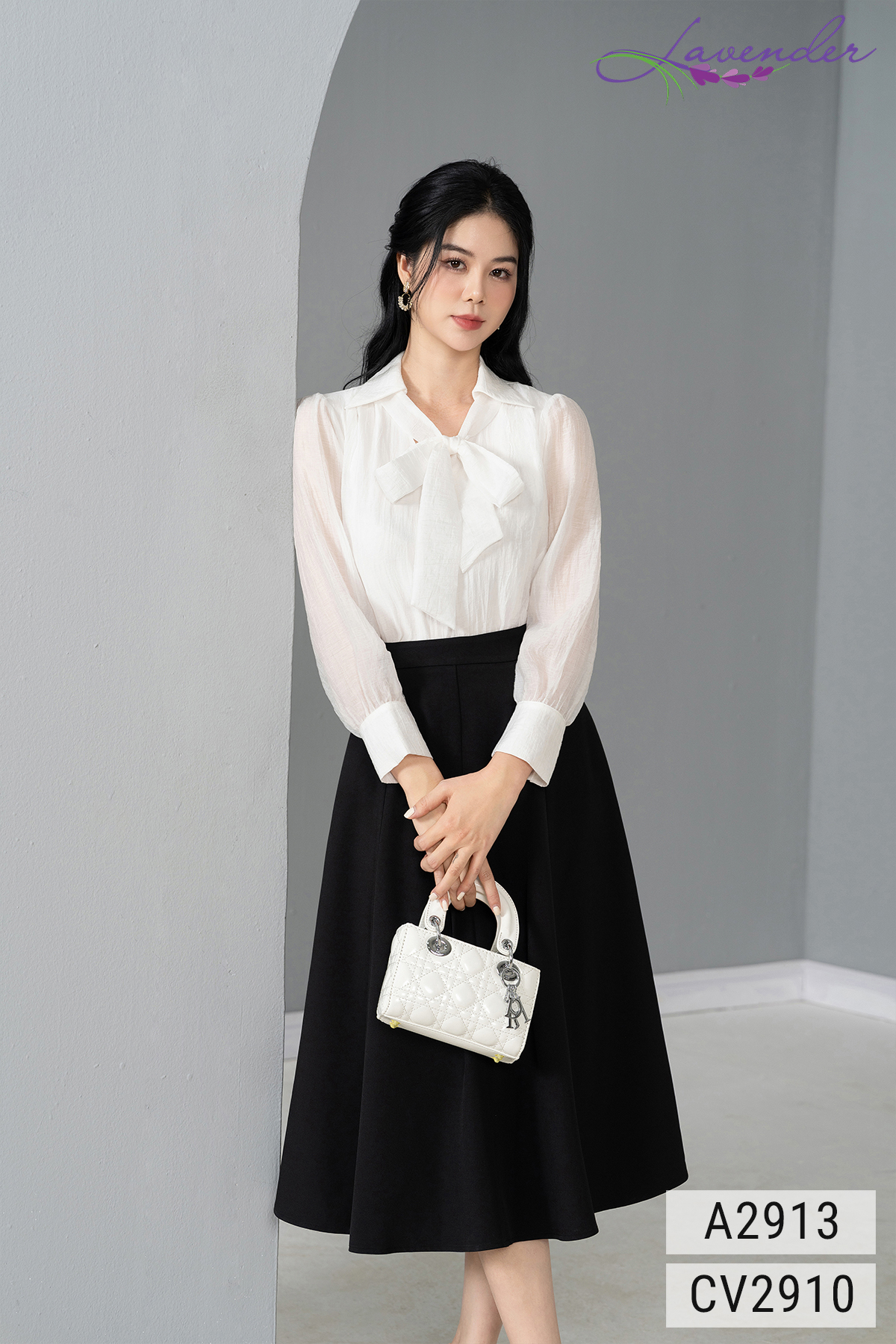 Áo sơ mi công sở nữ LAVENDER màu trắng vải voan tơ cổ nơ xinh xắn tay dài A2913