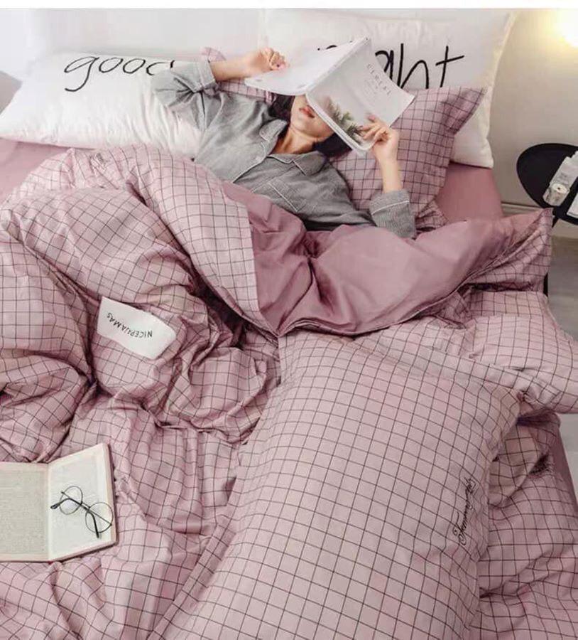 Bộ Chăn Ra gối Cotton Poly Mẫu Kẻ Ô Vuông Hồng, bộ chăn ga gối cotton poly mẫu Kẻ Ô Vuông Hồng , bộ chăn ga gối , chăn ga gối, chăn ga gối cotton, vỏ chăn ga gối, chan ra goi , giảm giá chăn ga, khuyen mai chăn ga, bộ chăn ga gối đẹp, shop Gấu Mẹ