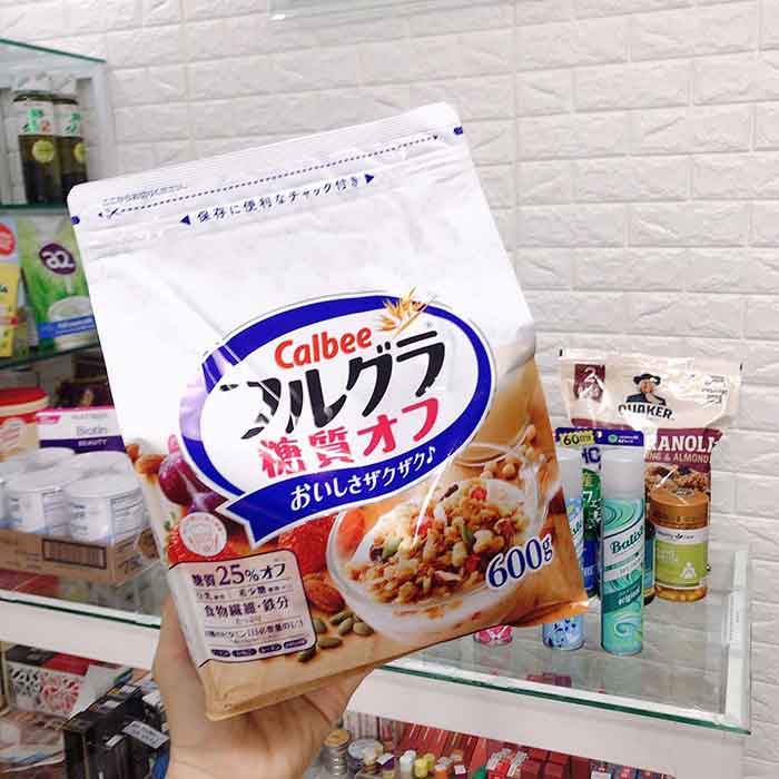 Ngũ cốc Calbee Nhật Bản date mới gói trắng 600g ít đường dành cho người ăn