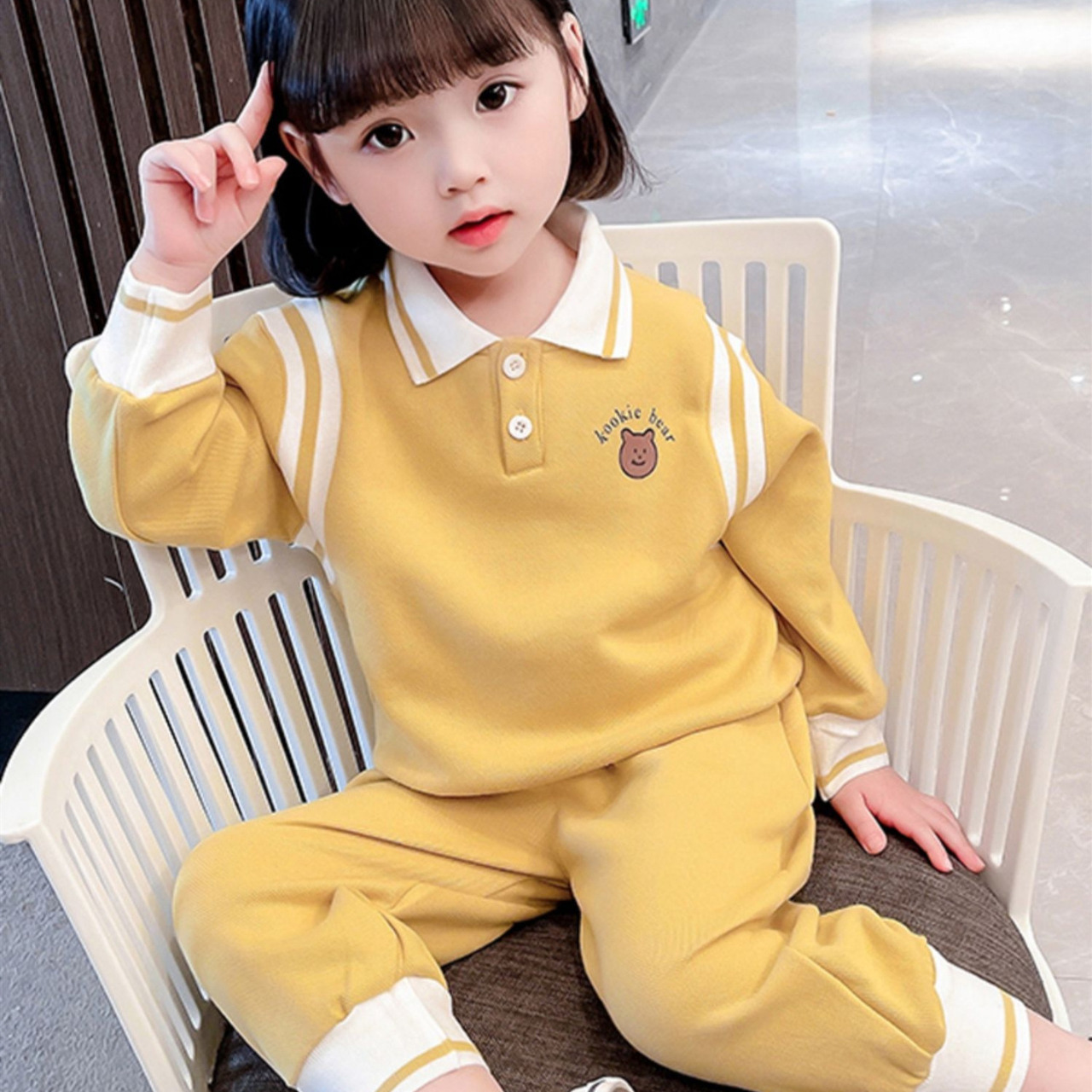 Bộ thu đông bé gái - Set bộ quần áo phông nỉ dài tay bé gái logo gấu gồm áo phông, áo polo dài tay và quần dài jogger cực đẹp cho bé gái từ 7 đến 20 kg - DUCK KIDS - đồ bộ bé gái, thời trang bé gái phong cách Hàn Quốc, quần áo trẻ em