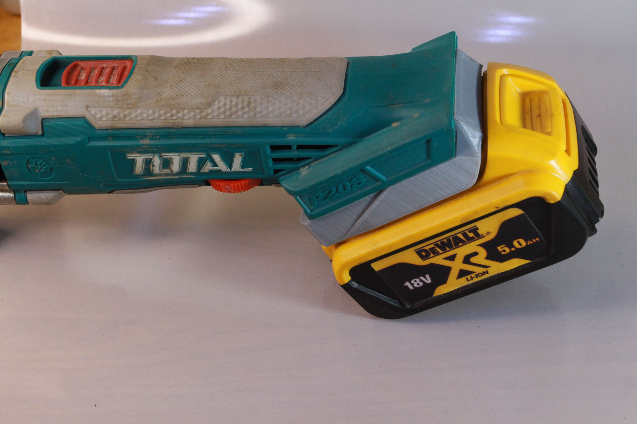 Bộ chuyển pin DeWalt 20v cho máy Ingco, Total maxshare