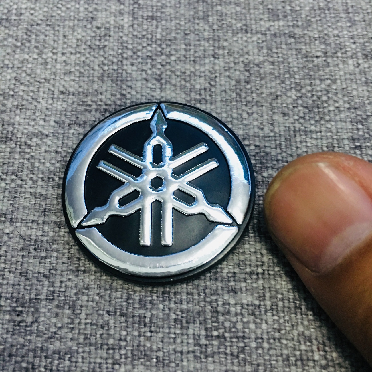 [HÀNG YAMAHA] LOGO YAMAHA,HUY HIỆU YAMAHA ĐỔ NHỰA CAO CẤP KEO SIÊU CHẮC (LOGO NHỎ)