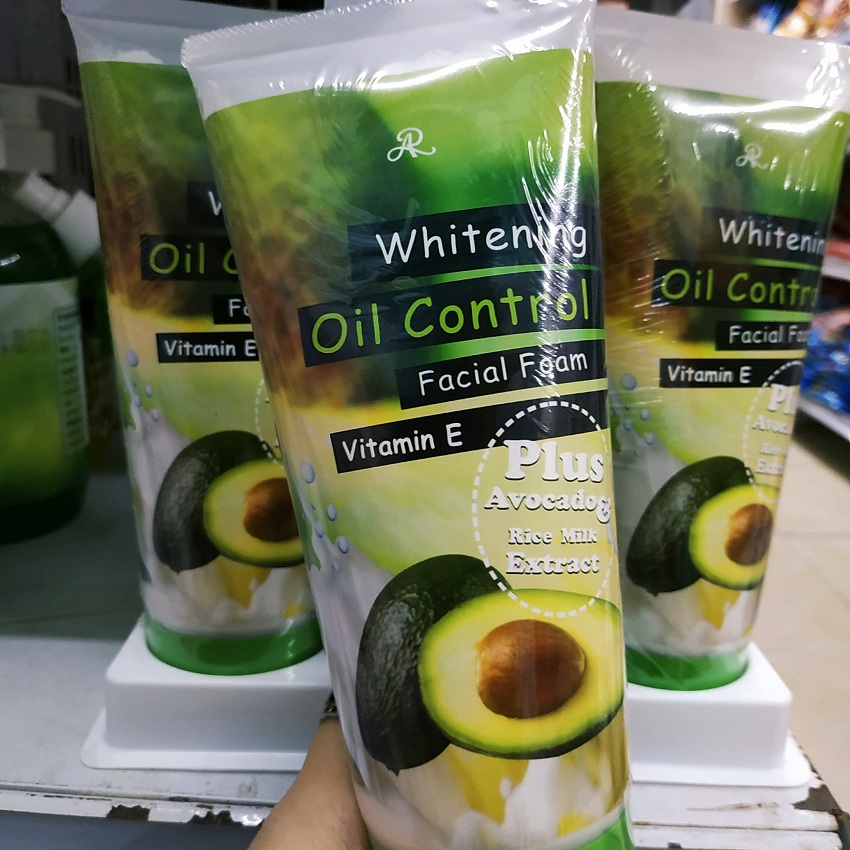 Sữa rửa mặt bơ Thái Lan Vitamin E plus Avocado & Rice milk Extract (210ml)