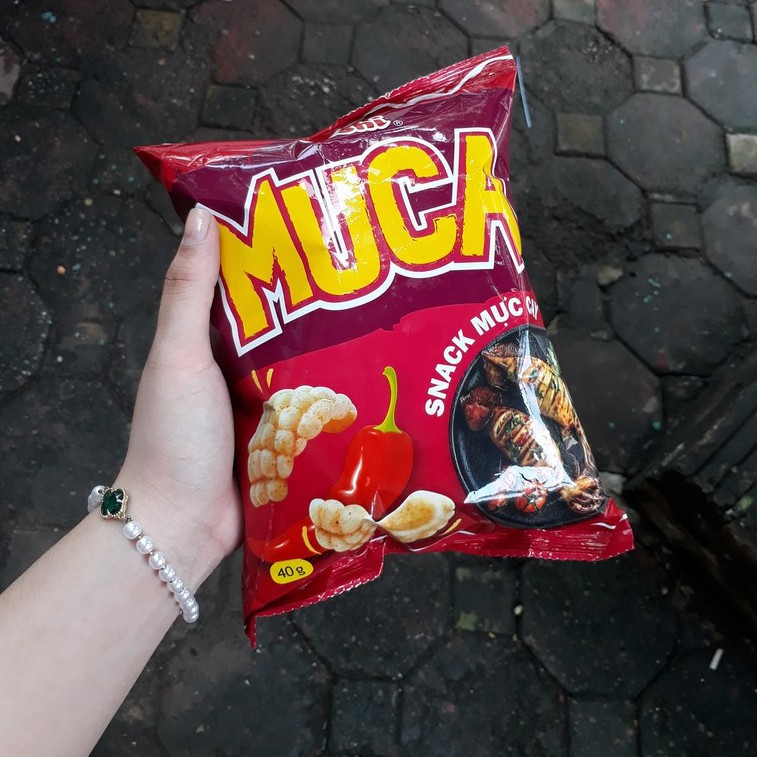 Snack Vị Mực Cay Muca Oishi 40g