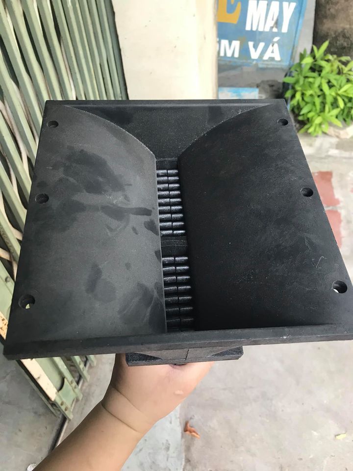 Họng loa đôi kích thước 23x24cm giá bán 220k/1 đôi