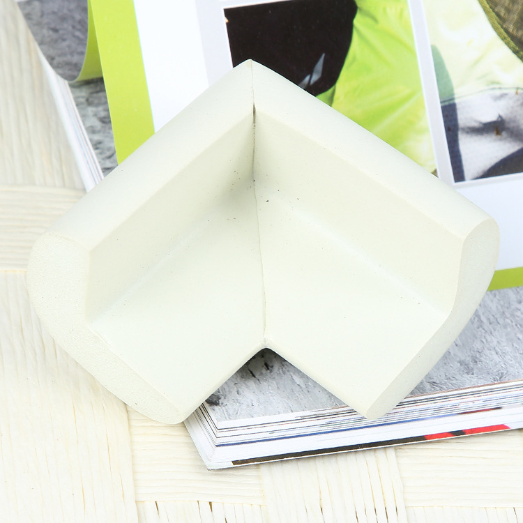 Set 4 miếng xốp bọc góc bàn, giường, ghế, tủ an toàn cho bé kích thước 60x60x35mm dày 12mm