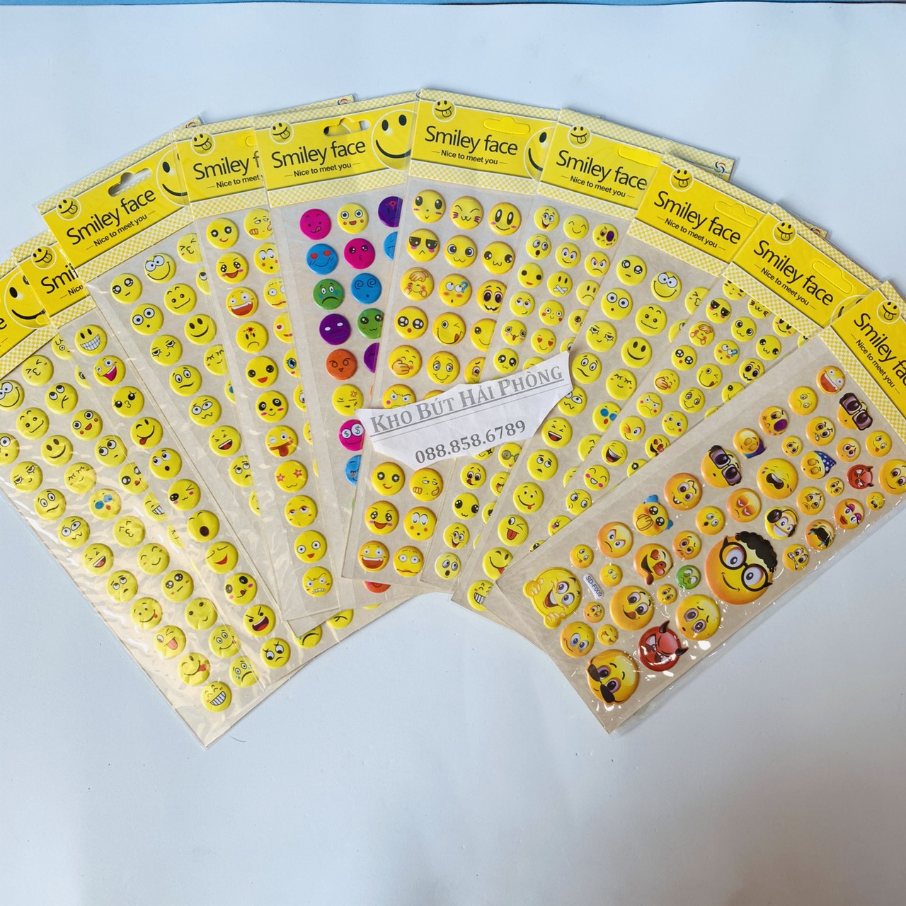 Stiker dán nổi hình mặt cười loại đẹp