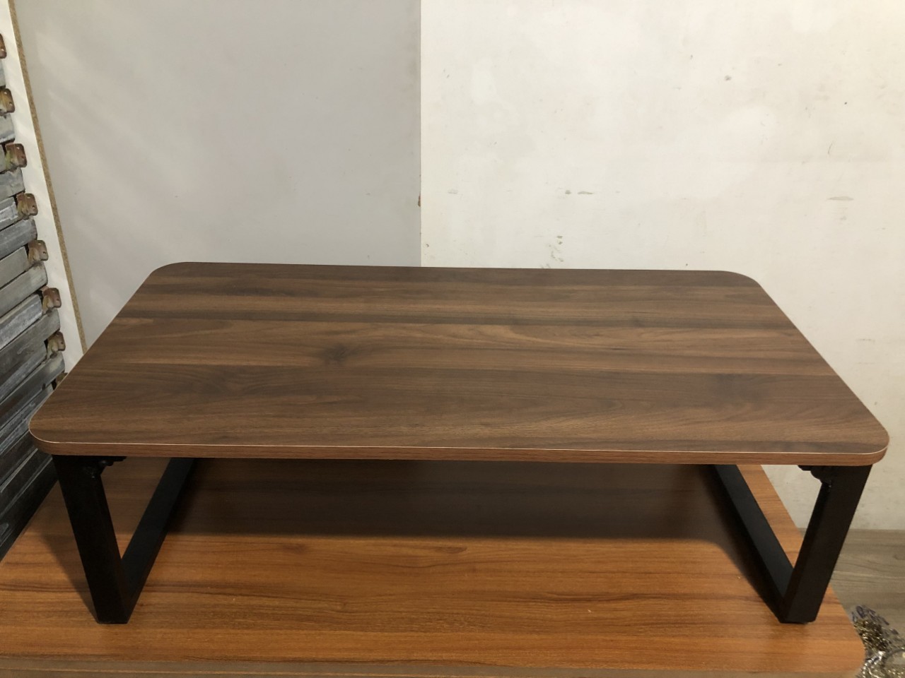 Bàn làm việc, bàn chân sắt, bàn gấp gọn làm từ ván CN mdf chống ẩm