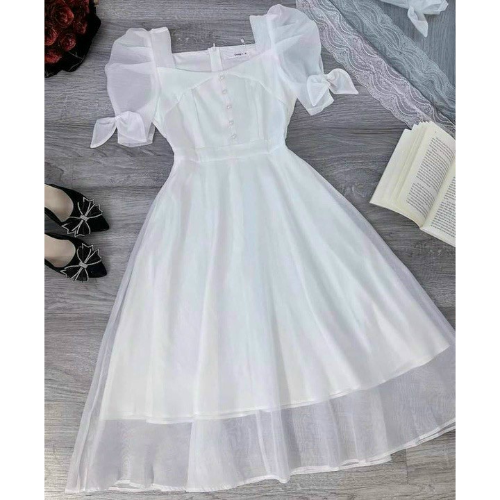 Đầm voan cổ vuông tay nơ kết cườm