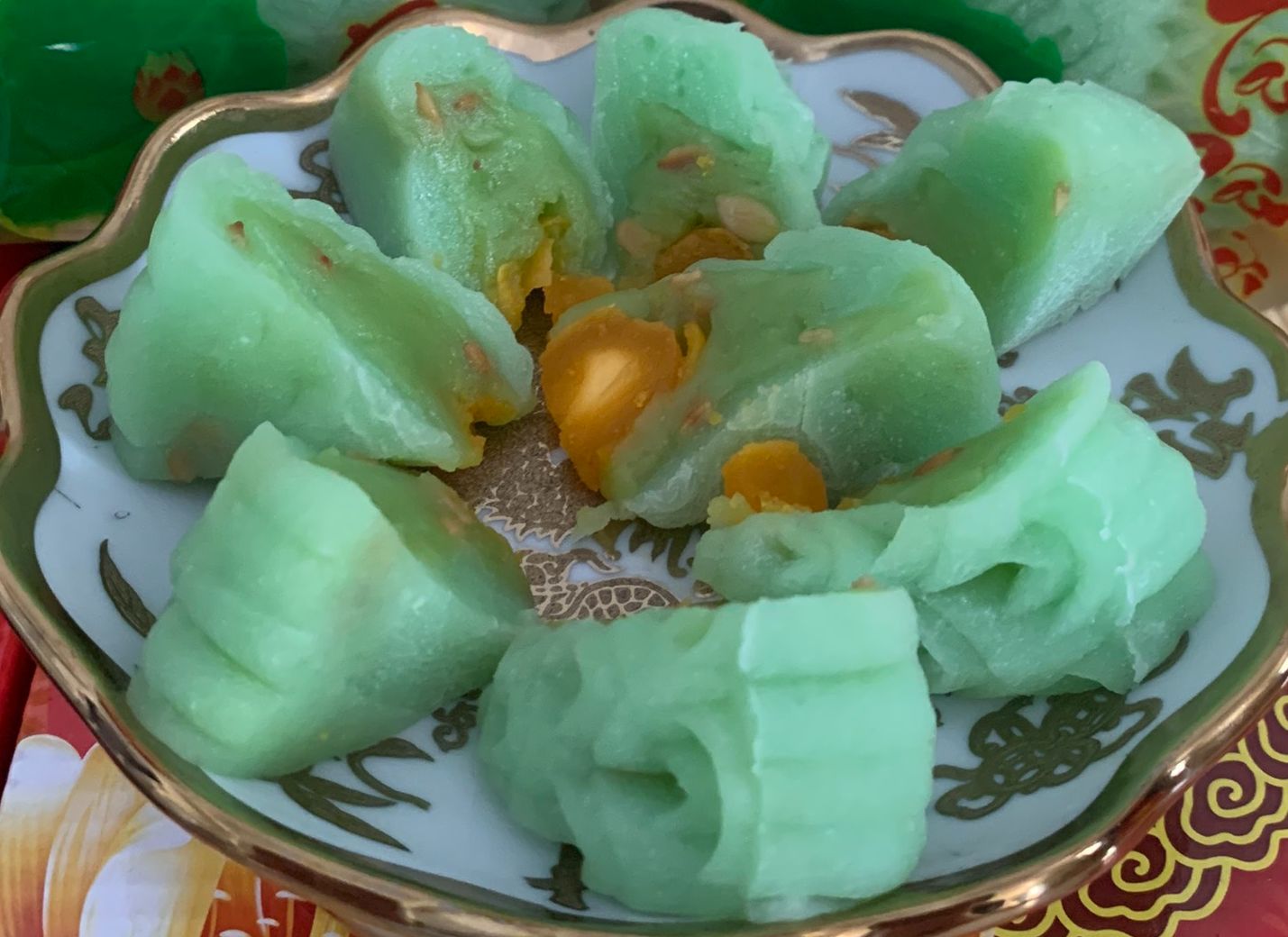 Bánh trung thu dẻo lá dứa tân dân lợi