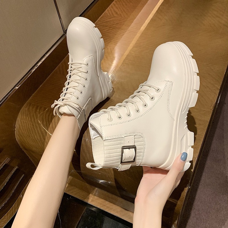 Boot nữ bốt cao cổ da lì có đai cạnh độn đế ôm chân cực tôn dáng