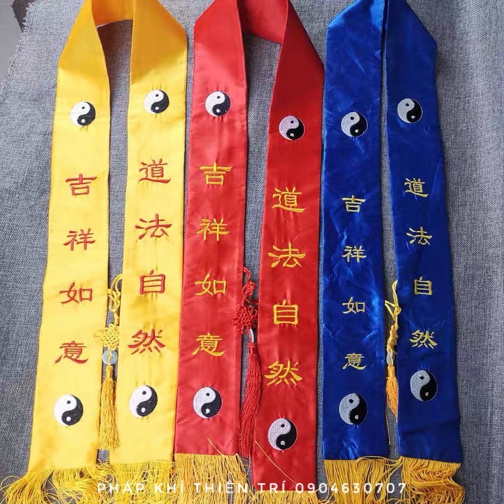 Khăn cổ thêu