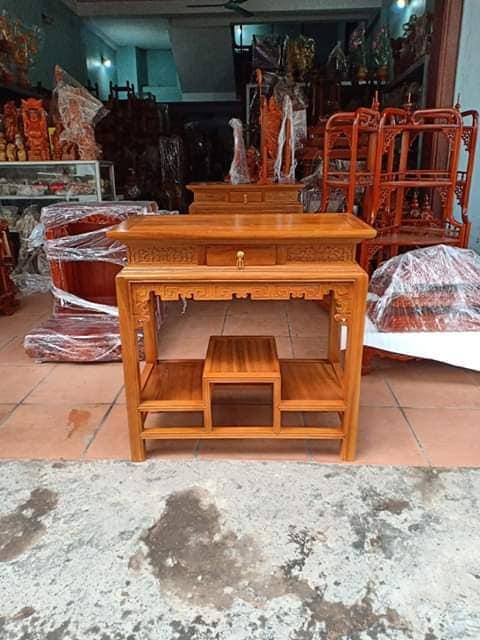 Bàn mây gỗ gõ đỏ kích thước cao 80 cm. Mặt bàn dài 80 cm rộng 40 cm.