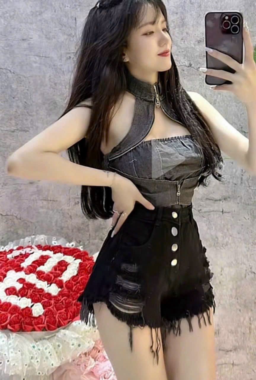 Quần đùi lưng cao , quần short jean 4 nút phối rách hottrend M004