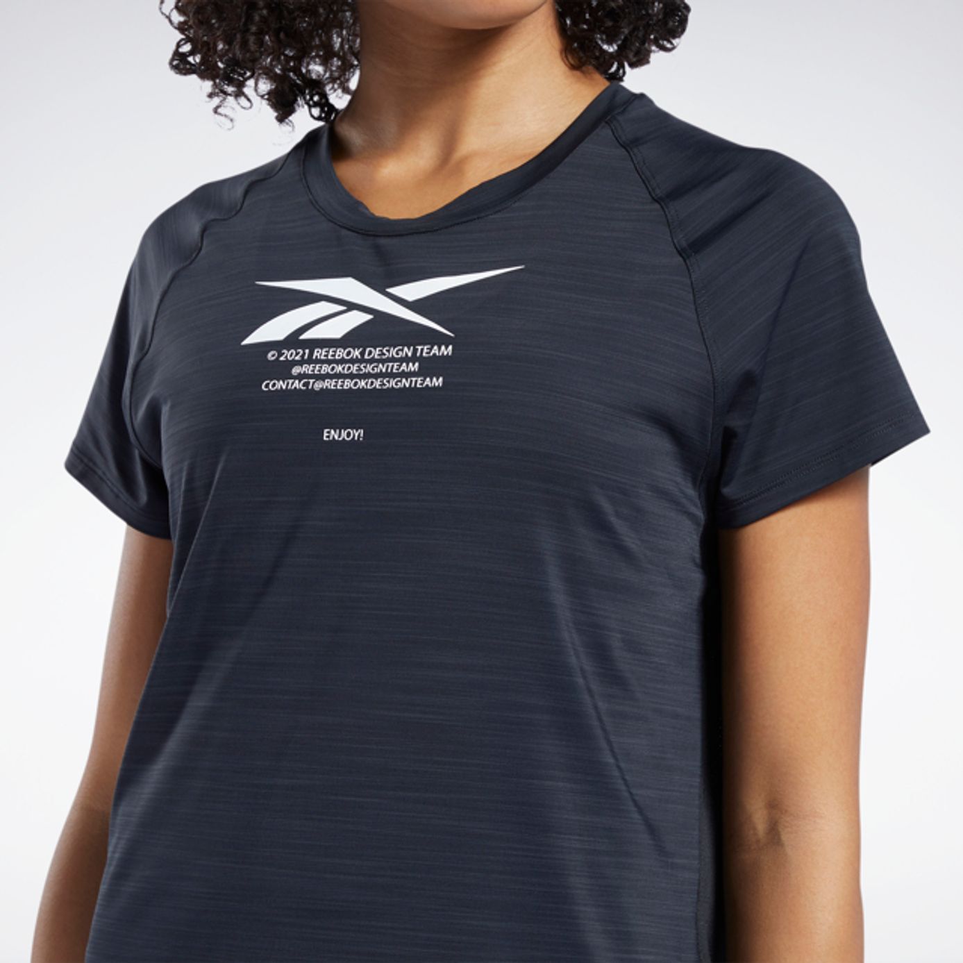 Reebok running áo thun chạy bộ nữ run activchill tee - run gr màu đen gs7227