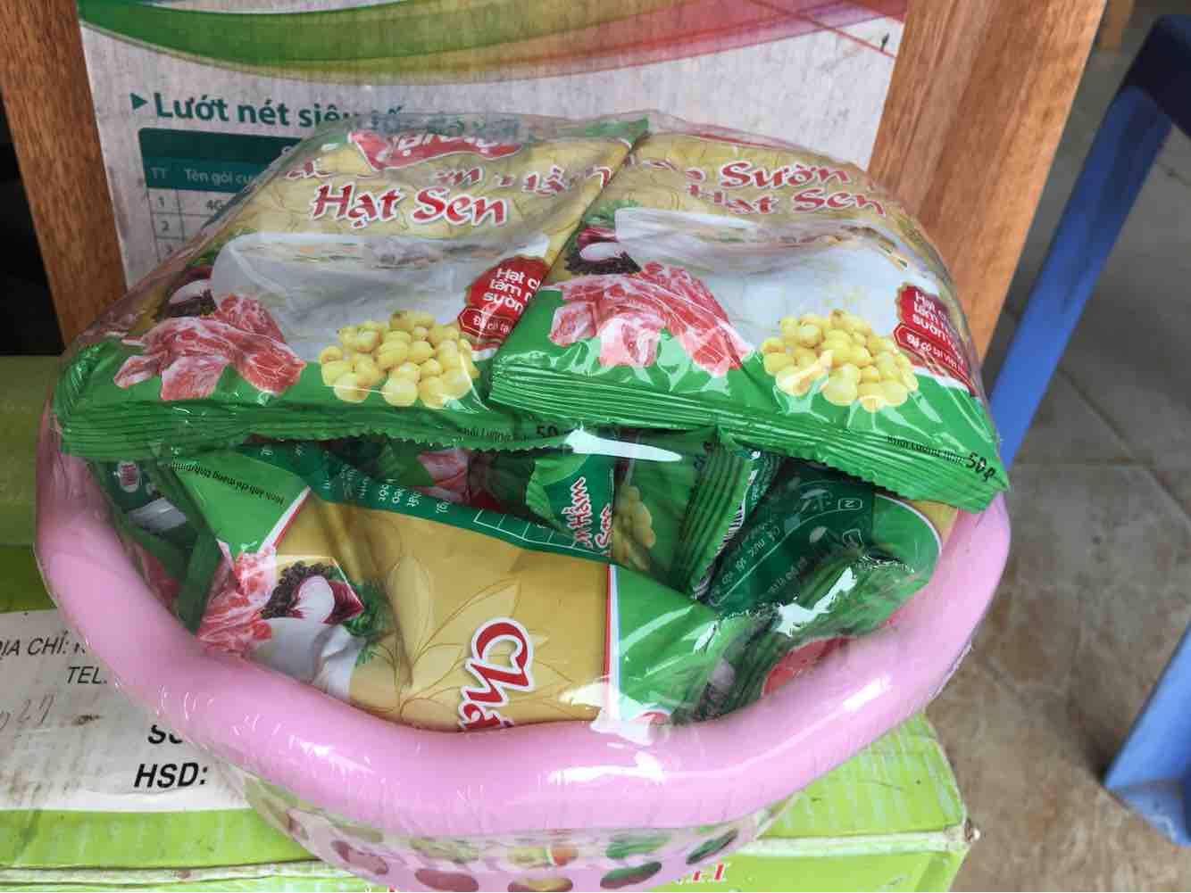 Cháo ăn liền Đại Việt : Tổ yến thịt bằm, Bào ngư gà xé nấm hương, Đậu xanh thịt bằm, Sườn hầm hạt sen