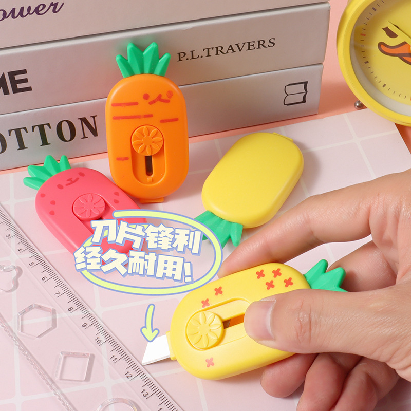 Dao rọc giấy mini hình quả cà rốt đáng yêu, dao rọc giấy cute giá rẻ, văn phòng phẩm xinh xắn