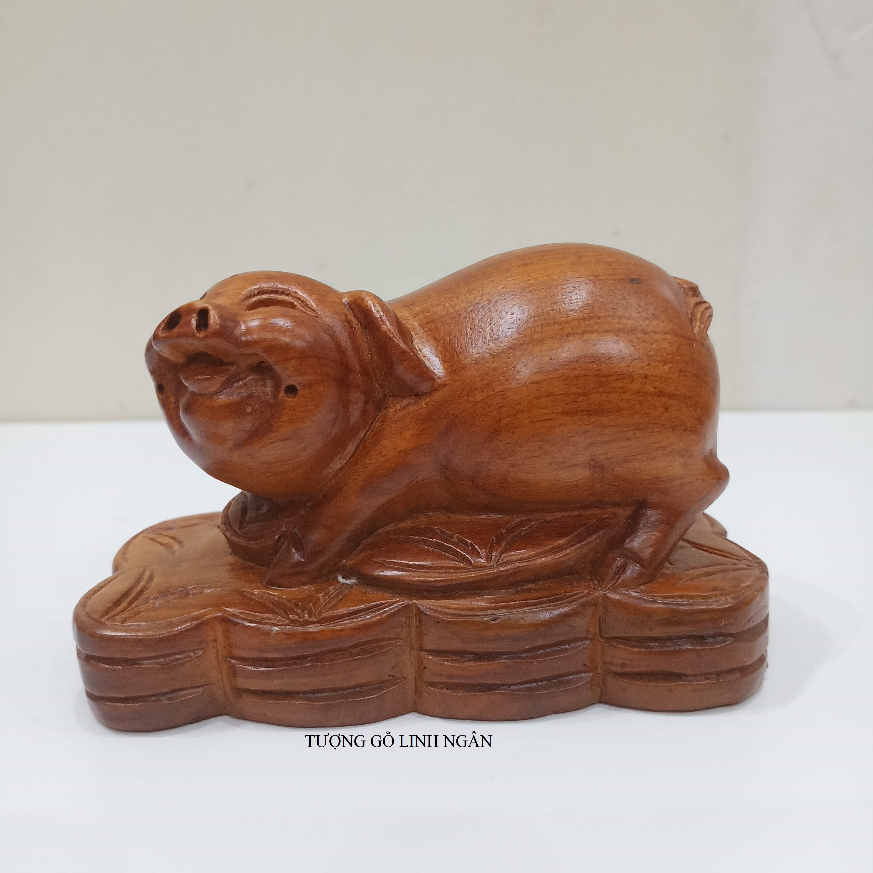 Tượng lợn gỗ hương (cao 8, ngang 12, sâu 6 cm)
