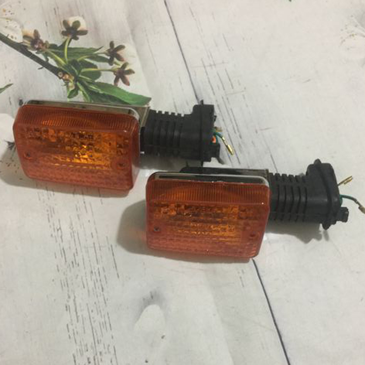 Cặp xi nhan xe máy cub 82 - xi nhan sau xe máy