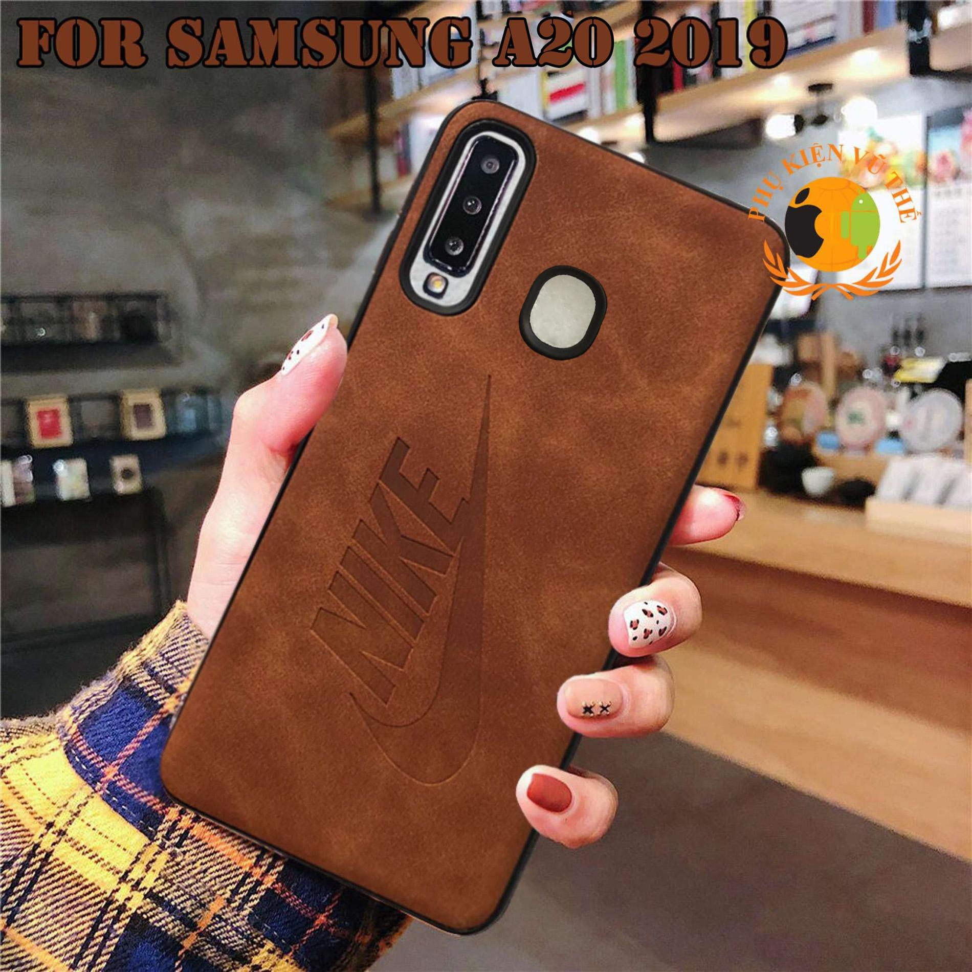 Ốp Lưng Chất Liệu Nhung Samsung Galaxy A20 2019 Cạnh Dẻo Mặt Lưng Logo Thể Thao Giá Rẻ