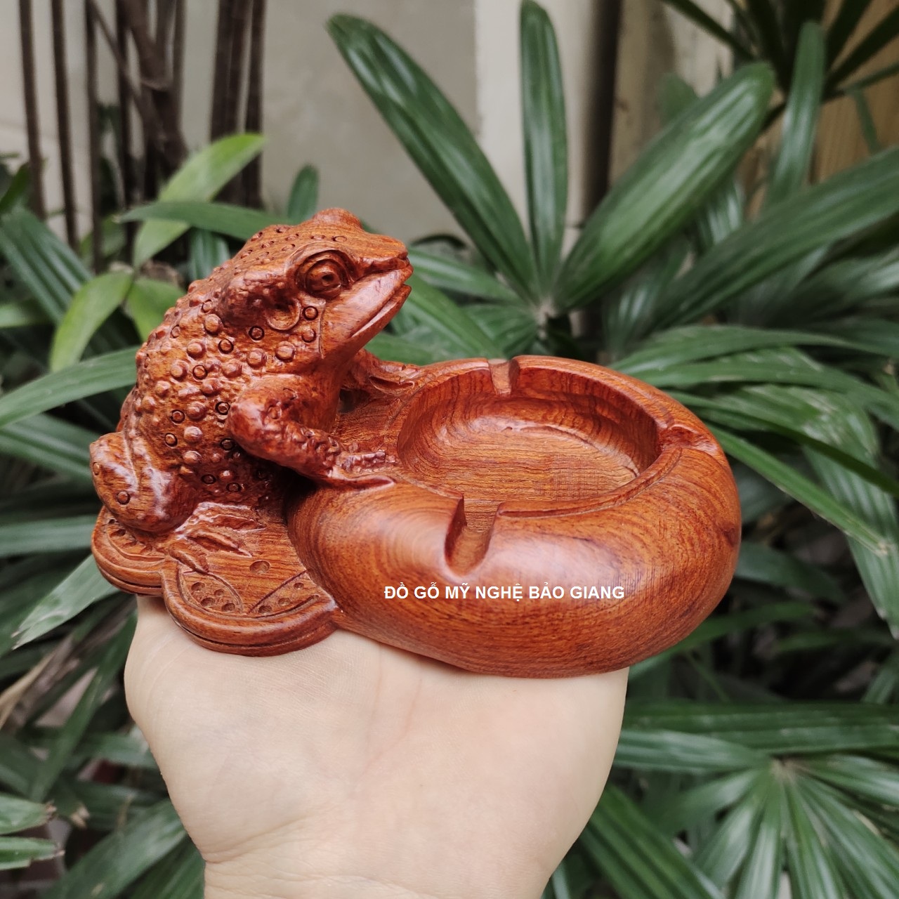 Cóc tài lộc gỗ hương kèm gạt tàn