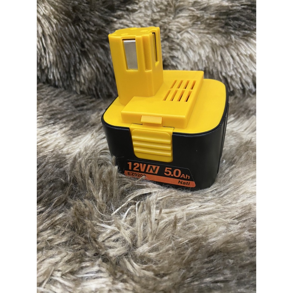 Vỏ pin national 12v có tem in đẹp , vỏ rộng để đuợc 6 cell li-ion 18650.