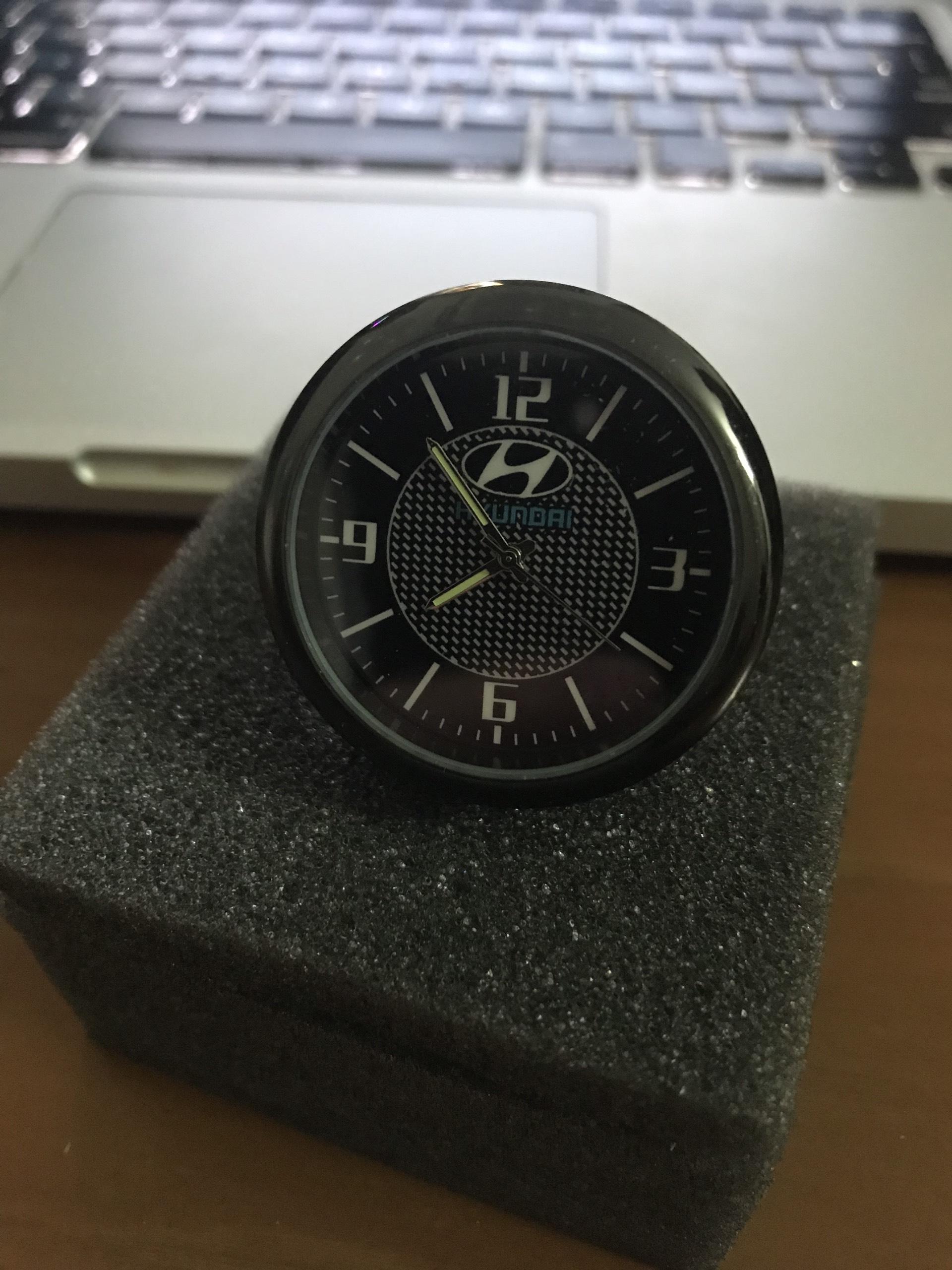 Đồng Hồ Dạ Quang Màu Xanh Logo Huyndai Đồng hồ Máy Điện Tử, Giúp Trang Trí Nội Thất Trên Xe Ô Tô trở lên tinh tế hoàn hảo hơn, sang trọng hơn.