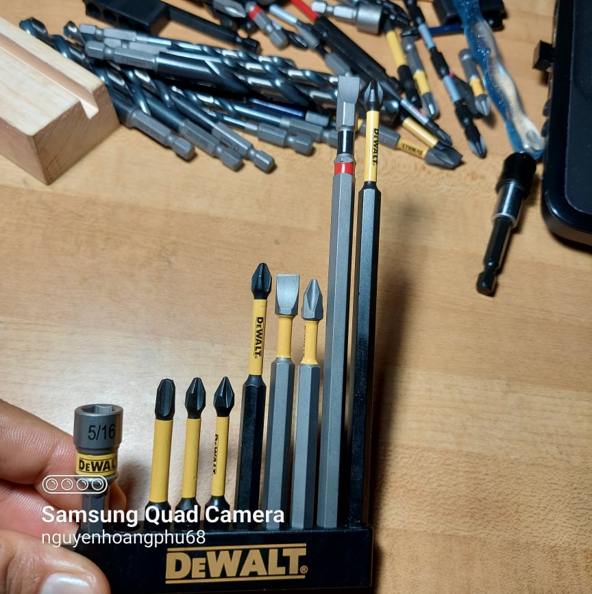 Bộ mũi vít đầu bắn tôn Dewalt 8ly dài từ 58mm đến 150mm