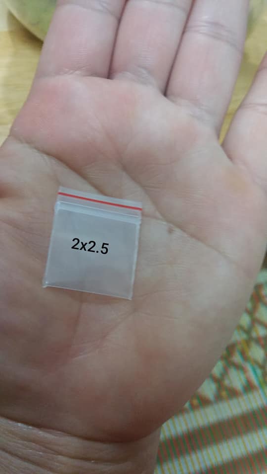 200 cái túi zip mini  nhỏ kt  2x2.5 giá 60k/ 200 chiếc