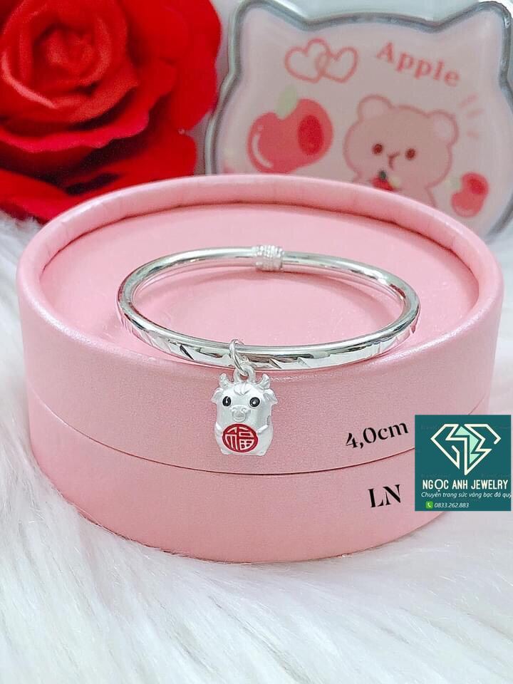 Vòng tay bạc ta mix con giáp cho bé yêu