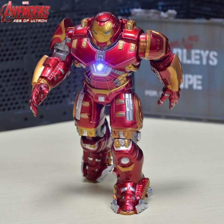 MÔ HÌNH IRON MAN AVENGERS - HULKBUSTER CỬ ĐỘNG CÓ ĐÈN