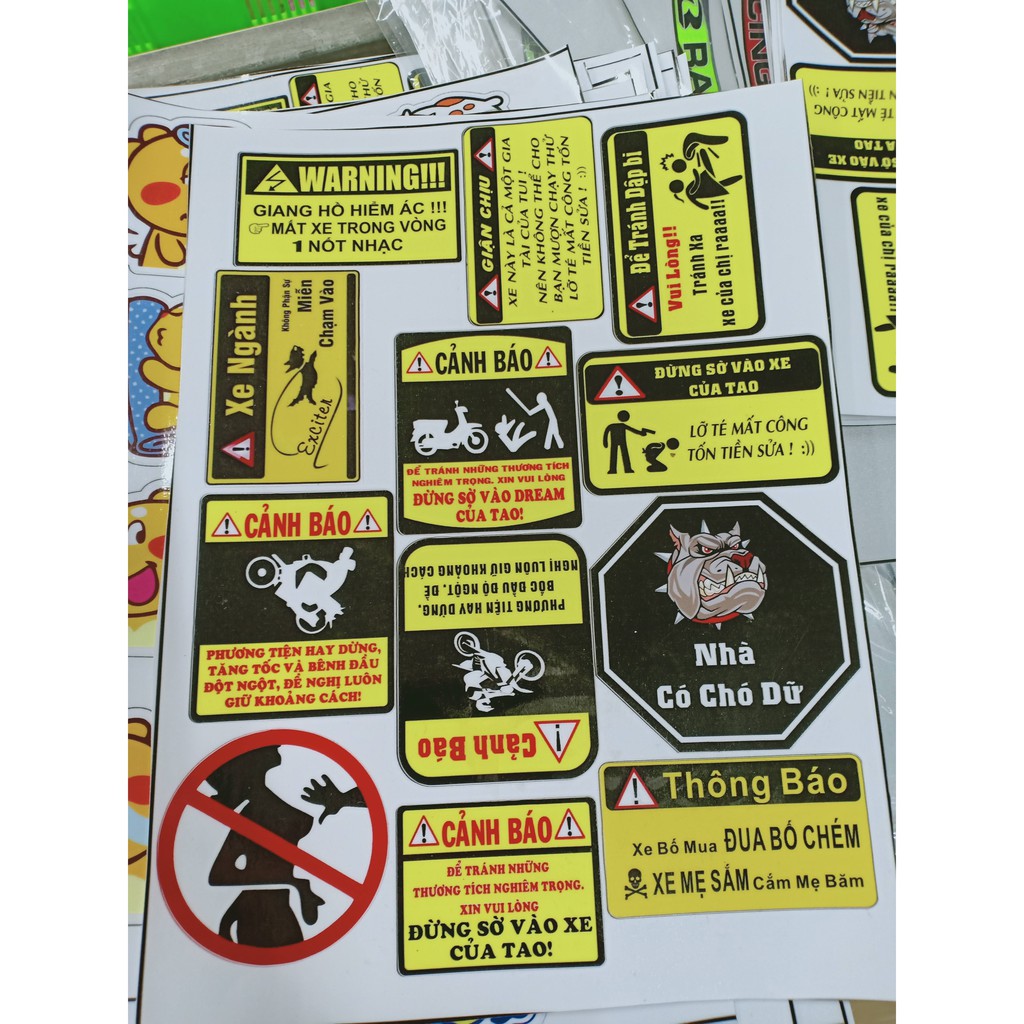 Decal cảnh báo dành cho xe điện + xe máy