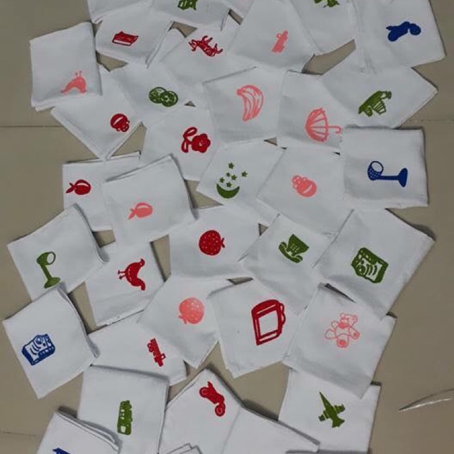 Combo 10 Khăn Trắng Mầm Non In Kí Hiệu ( 35 Kí Hiệu Khác Nhau)